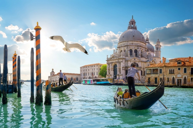 Den_italienska_drömresan_Venedig_Canale_Grande_AdobeStock_211648237